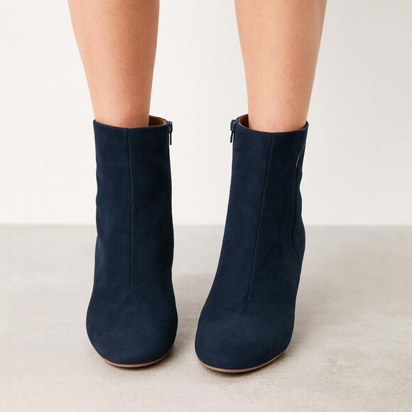 Toms Evie Navy Blue Suede Booties Boots Size 10 - Picture 1 of 8